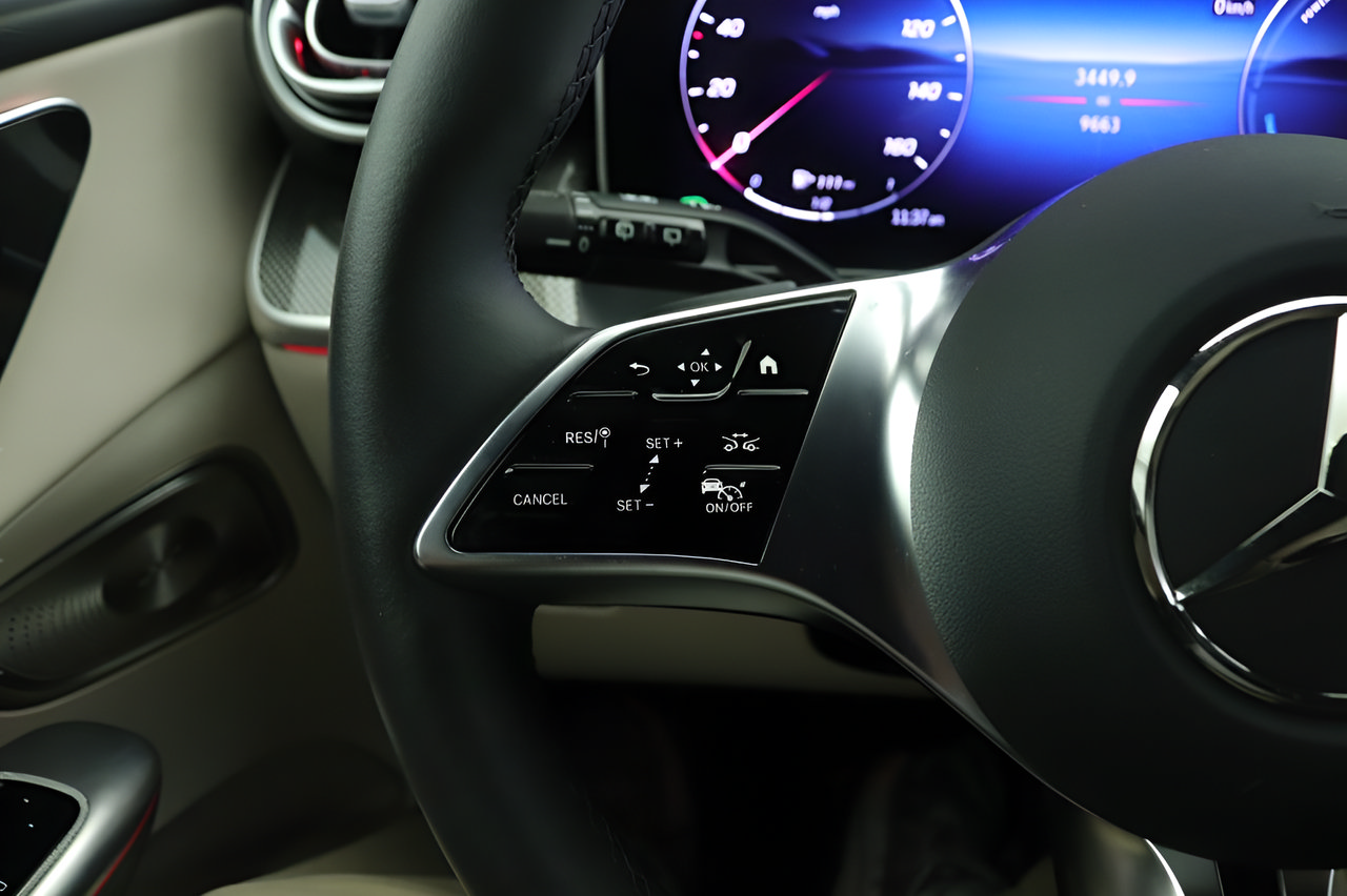 Certified 2025 Mercedes-Benz GLC 350e 4MATIC image 10
