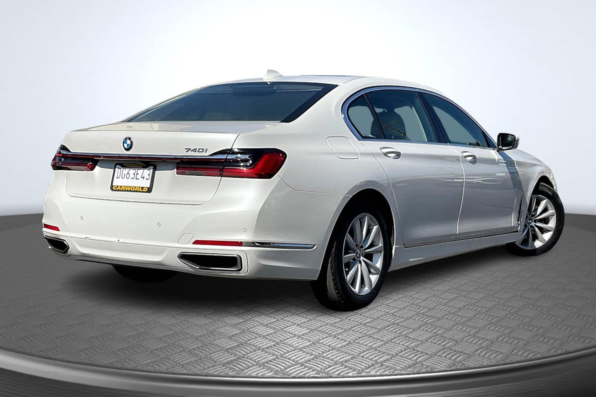 Used 2021 BMW 740i RWD image 13