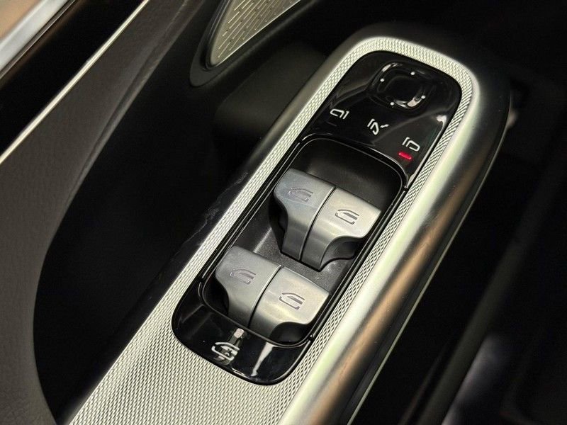 New 2025 Mercedes-Benz E 350 4MATIC Sedan image 16