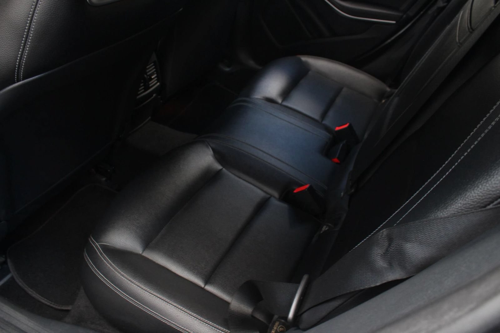 Used 2016 Mercedes-Benz CLA 250 image 19
