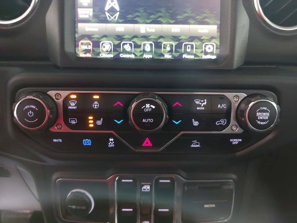 Used 2023 Jeep Wrangler Unlimited Sahara w/ Cold Weather Group image 20