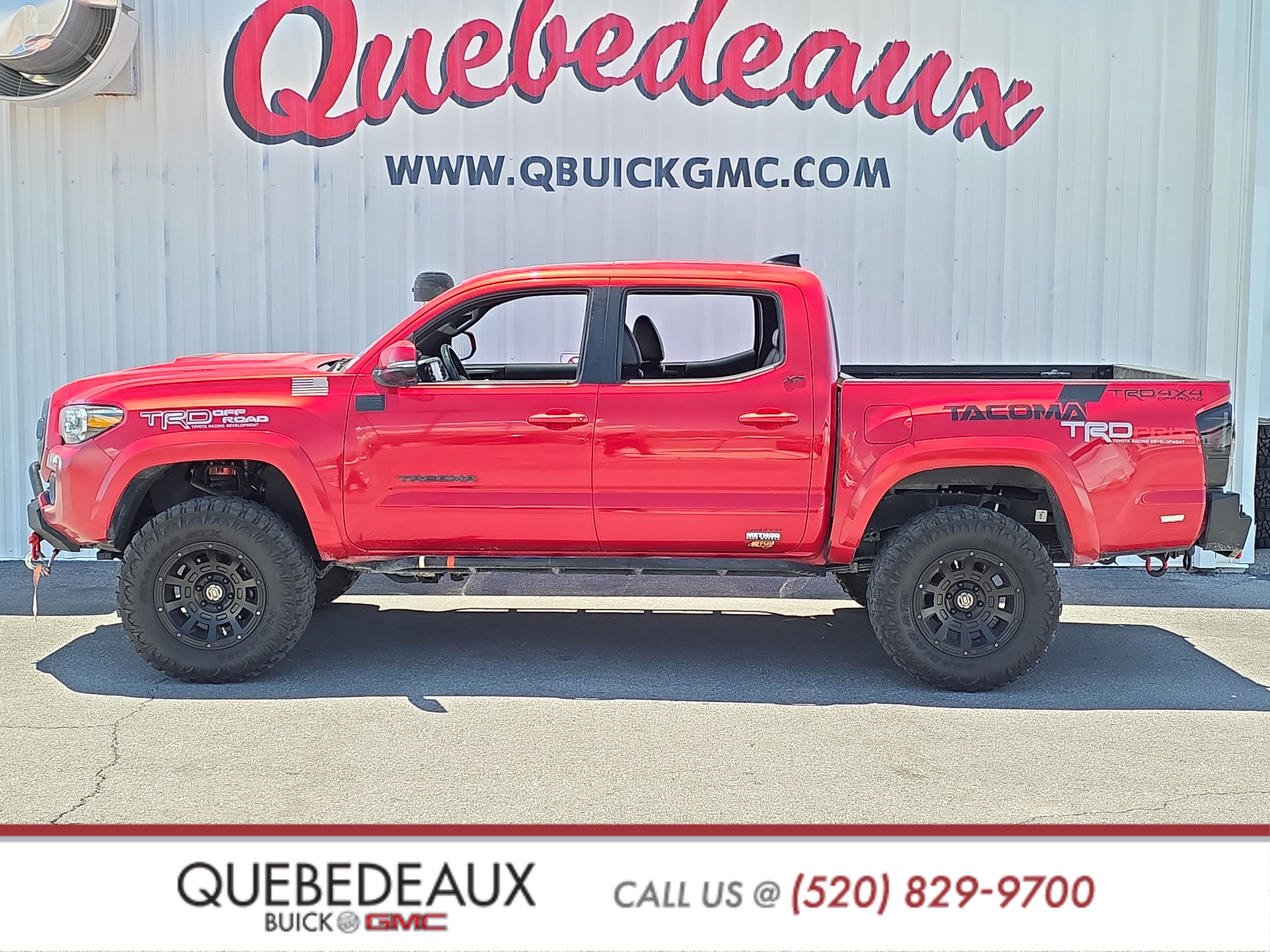 Used 2022 Toyota Tacoma TRD Sport w/ TRD Premium Sport Package AWD/4WD image 4