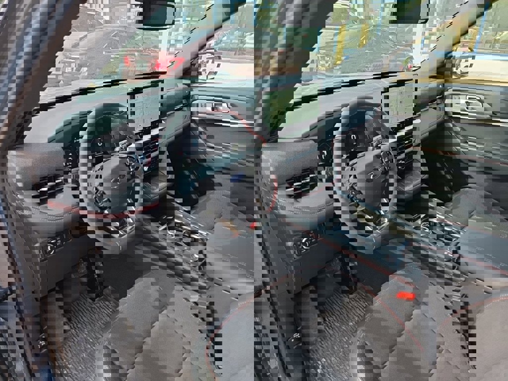 Used 2025 Ford Explorer ST image 8