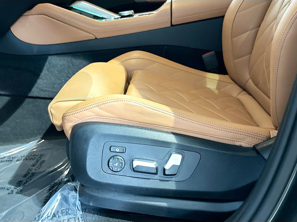 Certified 2024 BMW X6 xDrive40i w/ Parking Assistance Package AWD/4WD image 19