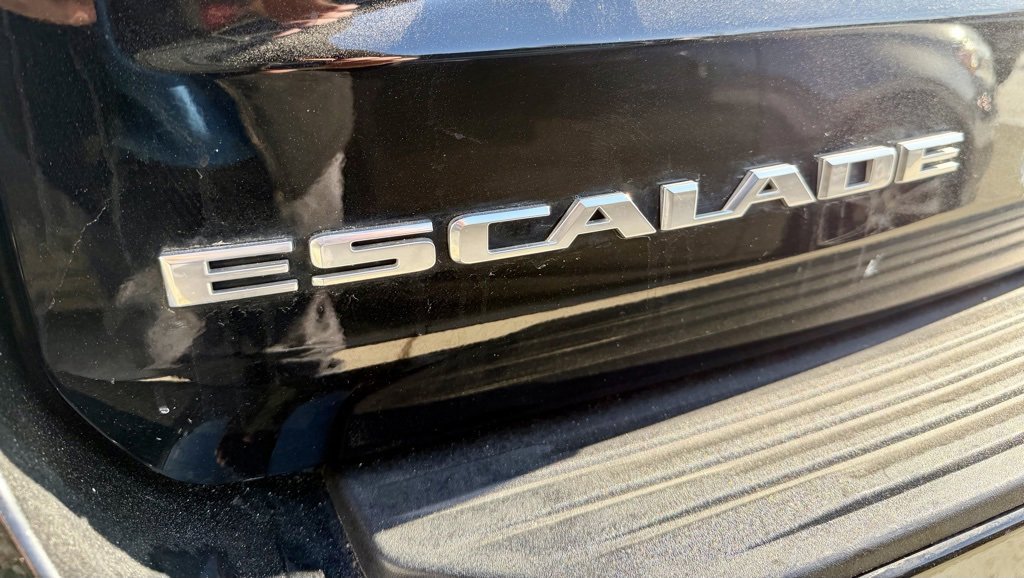 Used 2023 Cadillac Escalade ESV Sport image 8