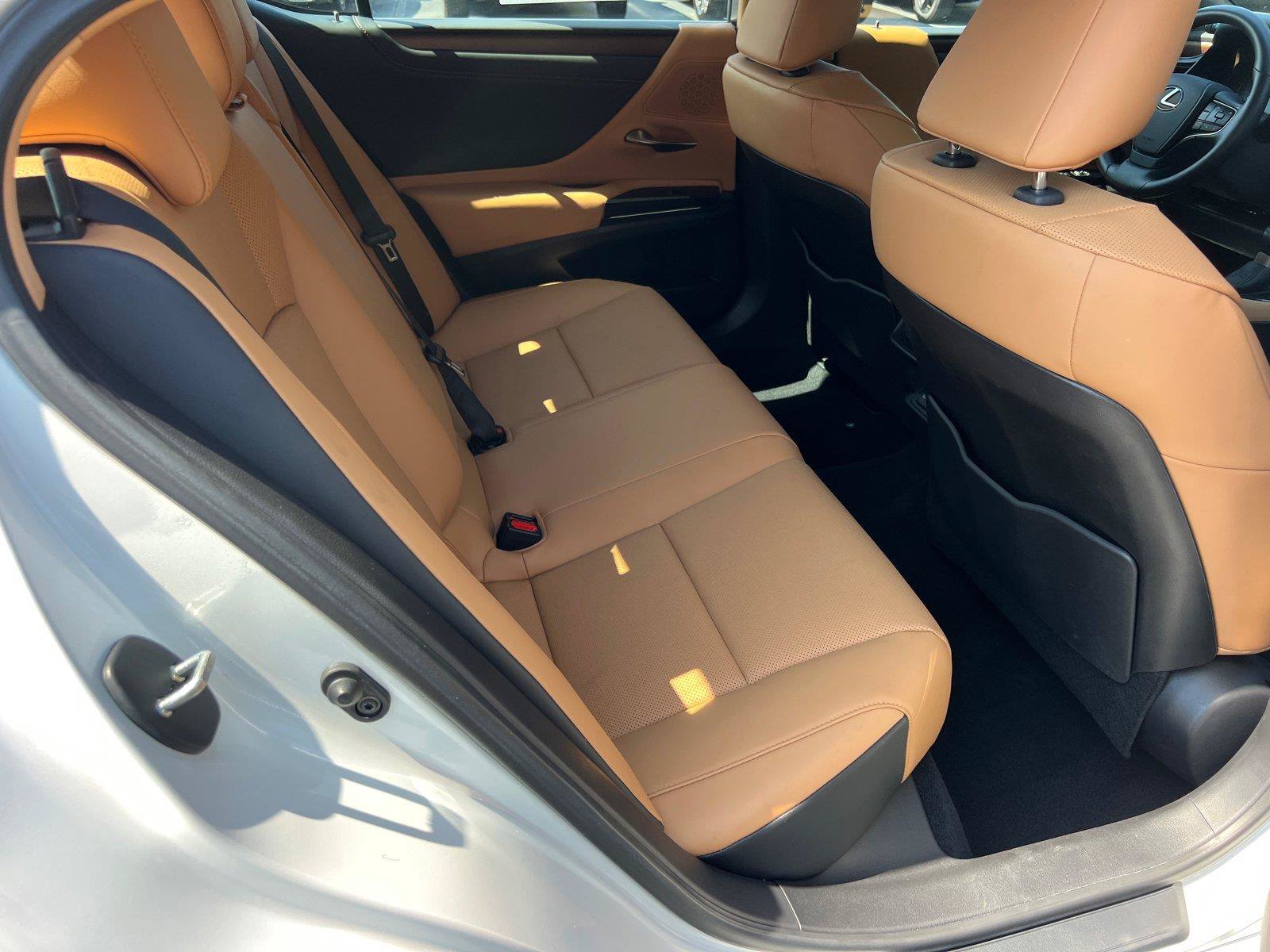 Certified 2025 Lexus ES 350 w/ Premium Package FWD image 15