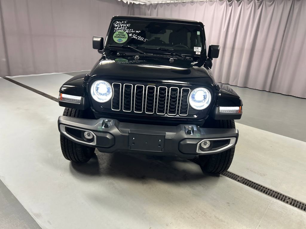 Used 2025 Jeep Wrangler Unlimited Sahara w/ Safety Group AWD/4WD image 2