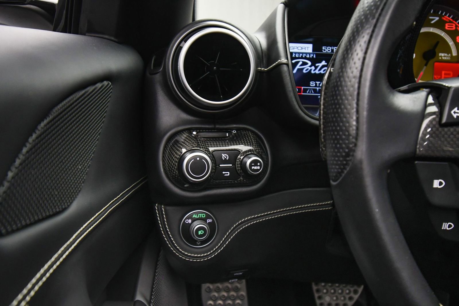 Used 2019 Ferrari Portofino image 39