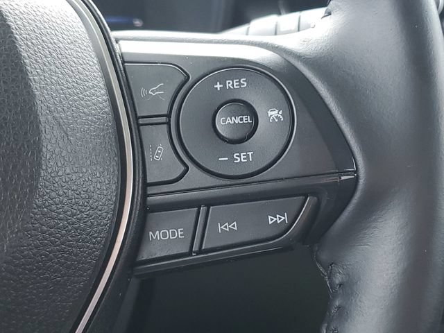 Used 2022 Toyota Corolla Cross LE AWD/4WD image 14