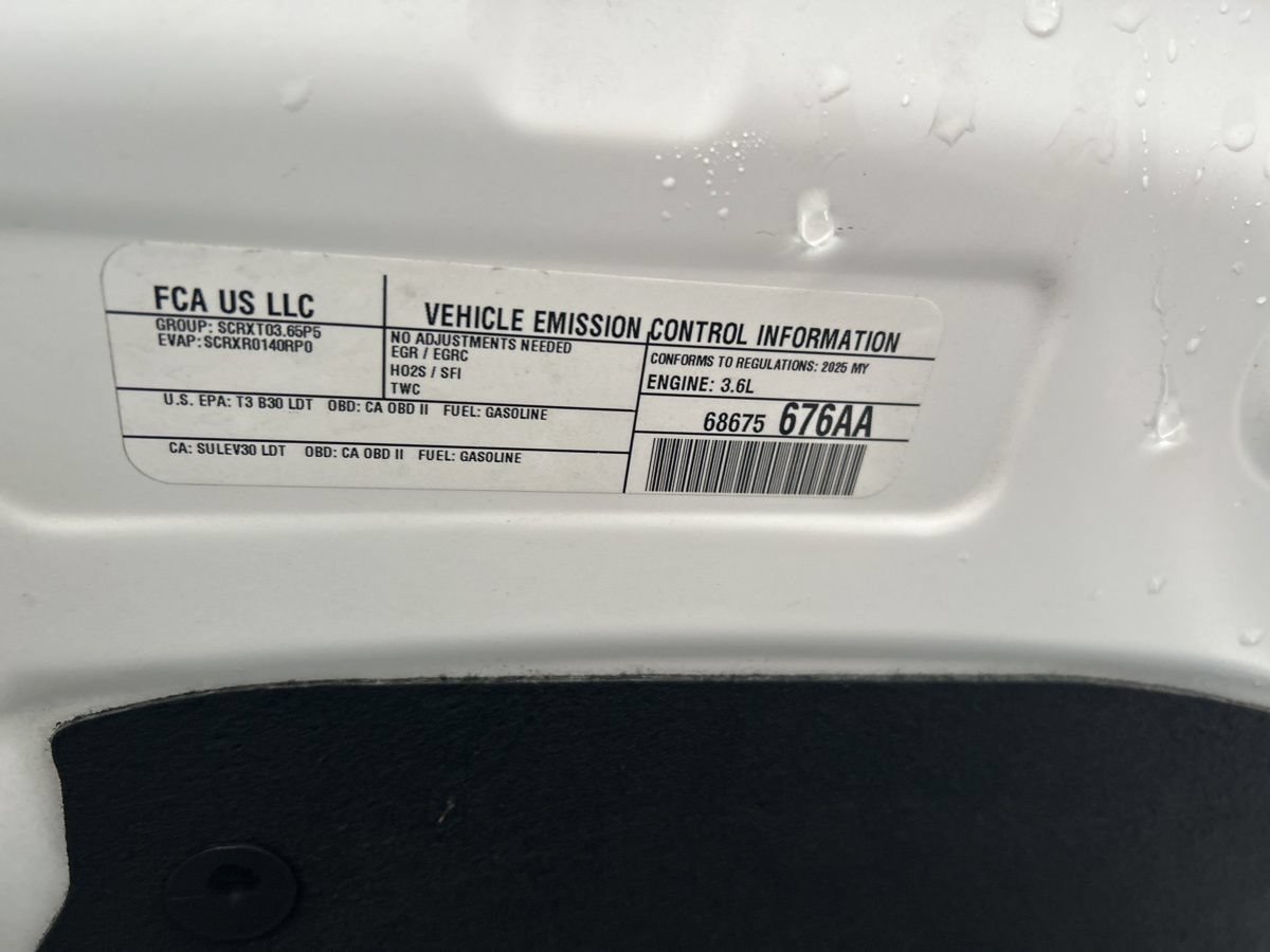 Used 2025 Chrysler Pacifica Select FWD image 44