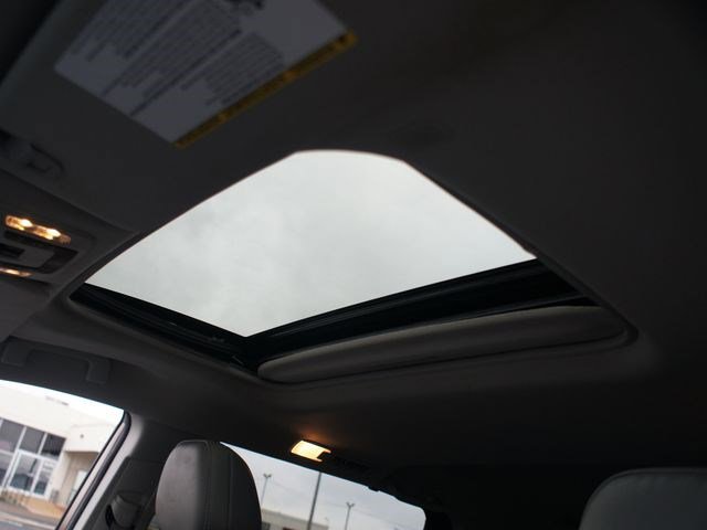 Used 2023 Toyota Sienna XLE image 6