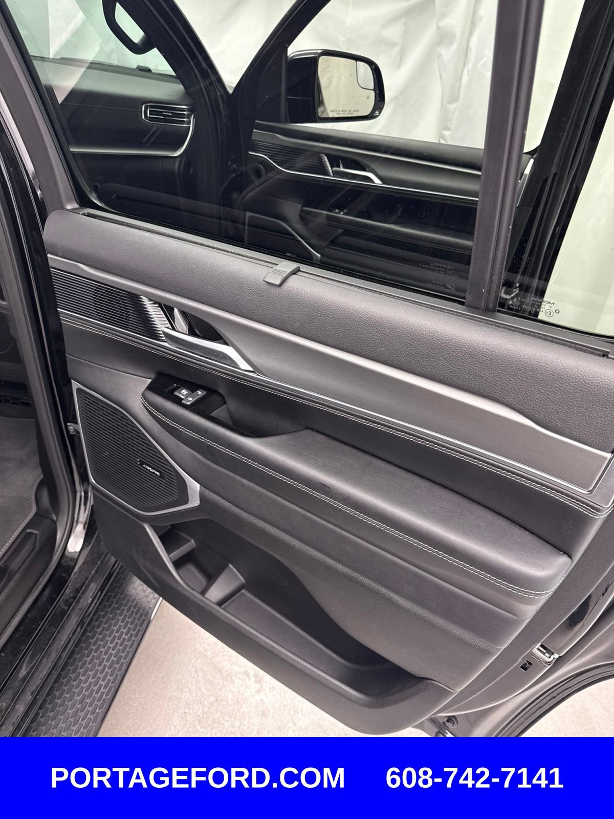 Used 2024 Jeep Wagoneer Series II w/ Convenience Group I AWD/4WD image 43