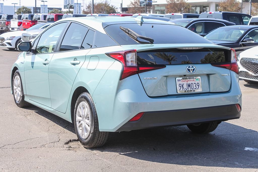 Used 2022 Toyota Prius LE image 9