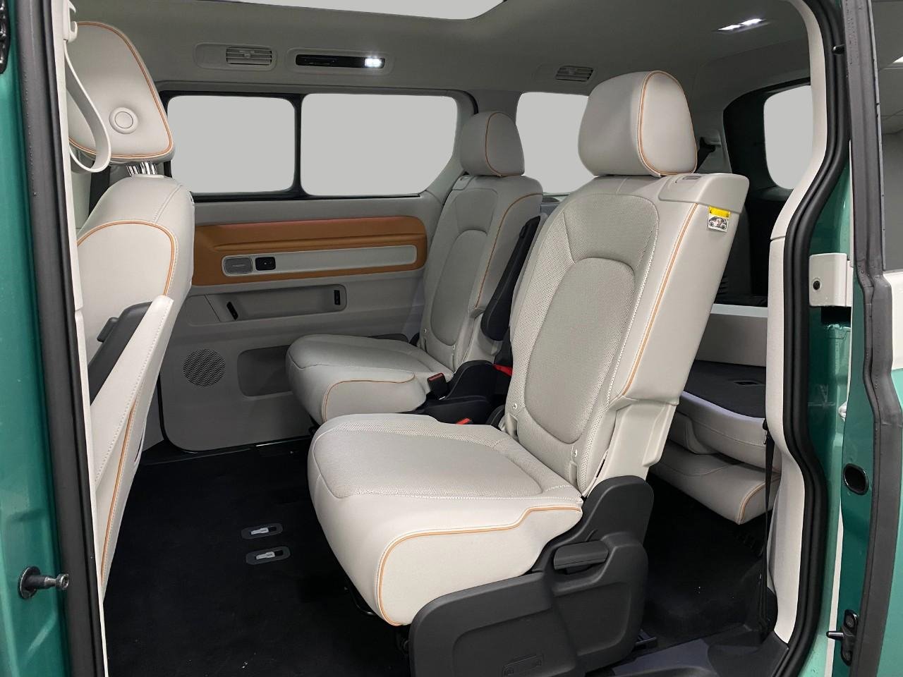 New 2025 Volkswagen ID. Buzz 1st Edition image 25