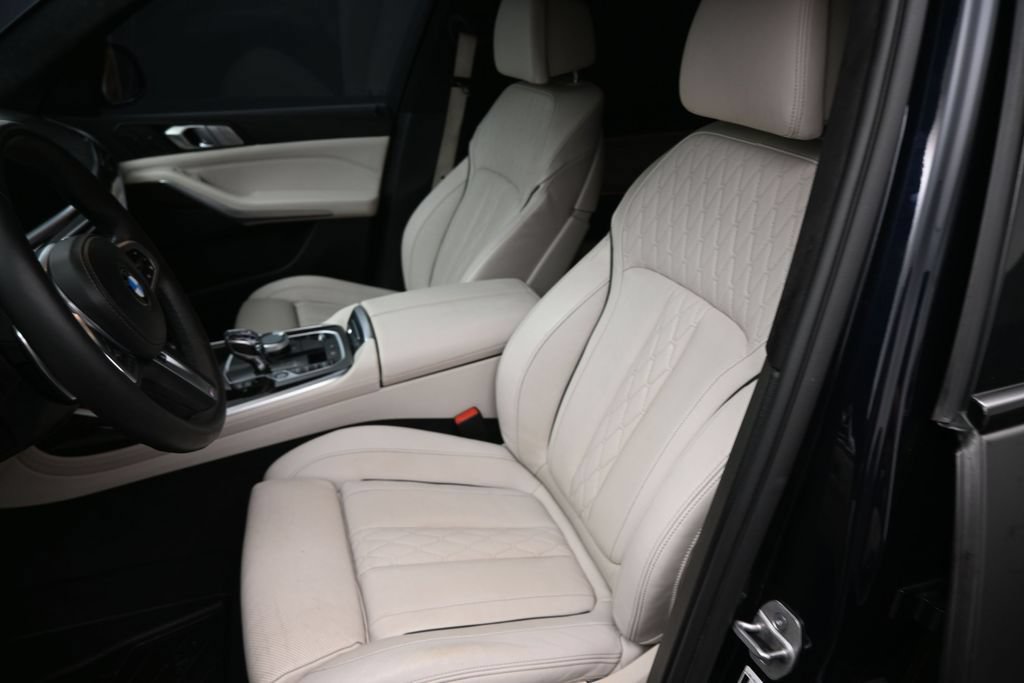 Used 2021 BMW X7 xDrive40i w/ M Sport Package AWD/4WD image 33