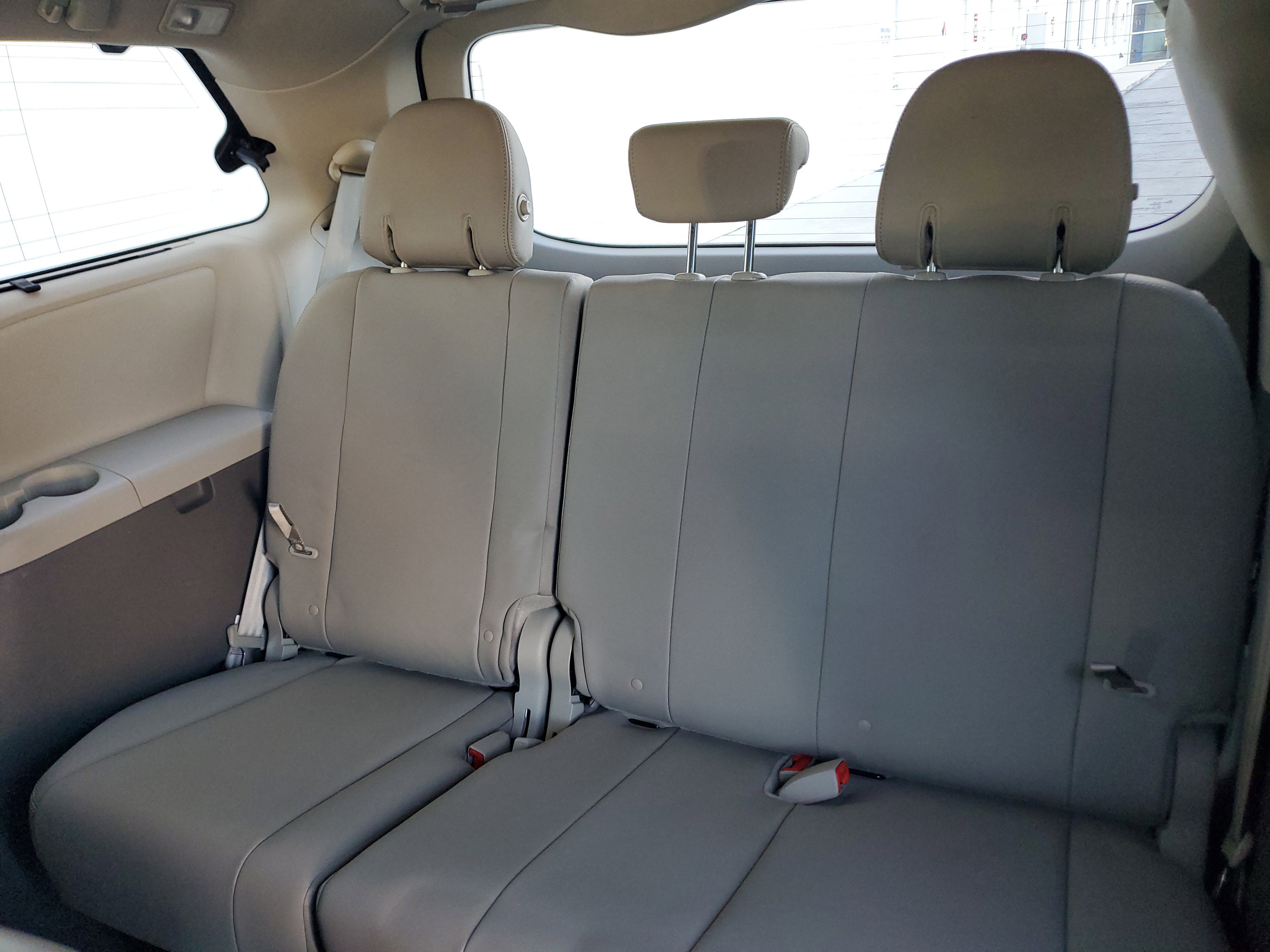 Used 2020 Toyota Sienna XLE image 16