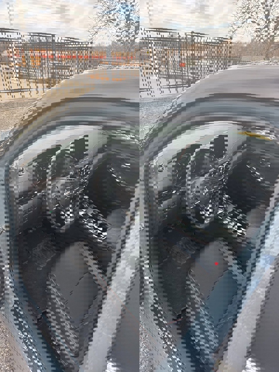 Used 2024 Nissan Sentra SR w/ SR Premium Package image 7