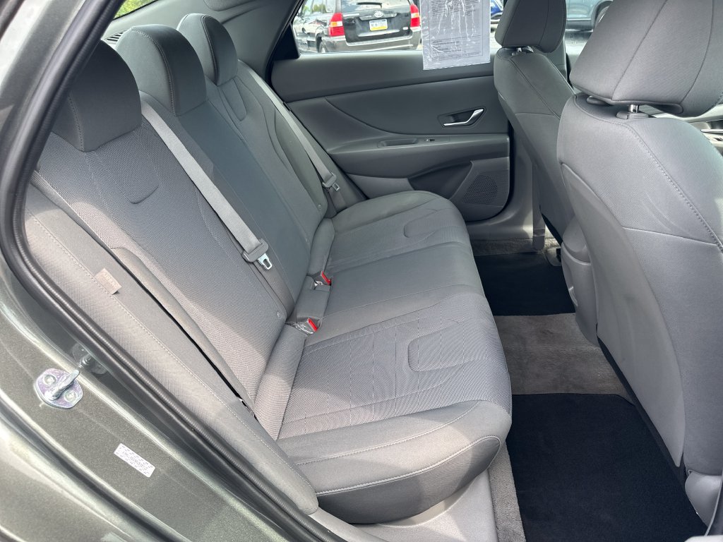 Used 2024 Hyundai Elantra SE FWD image 23
