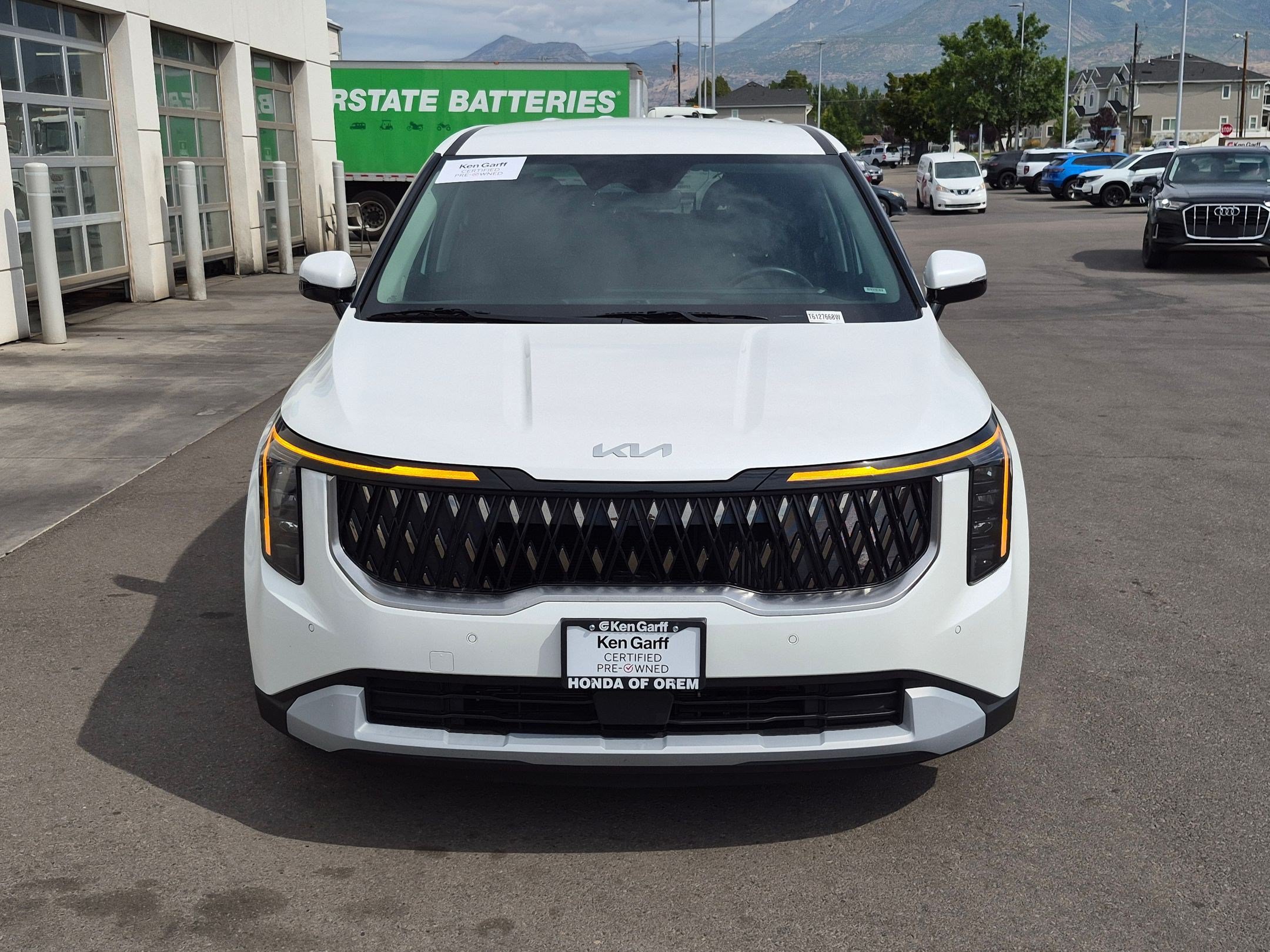 Used 2026 Kia Carnival LXS FWD image 12