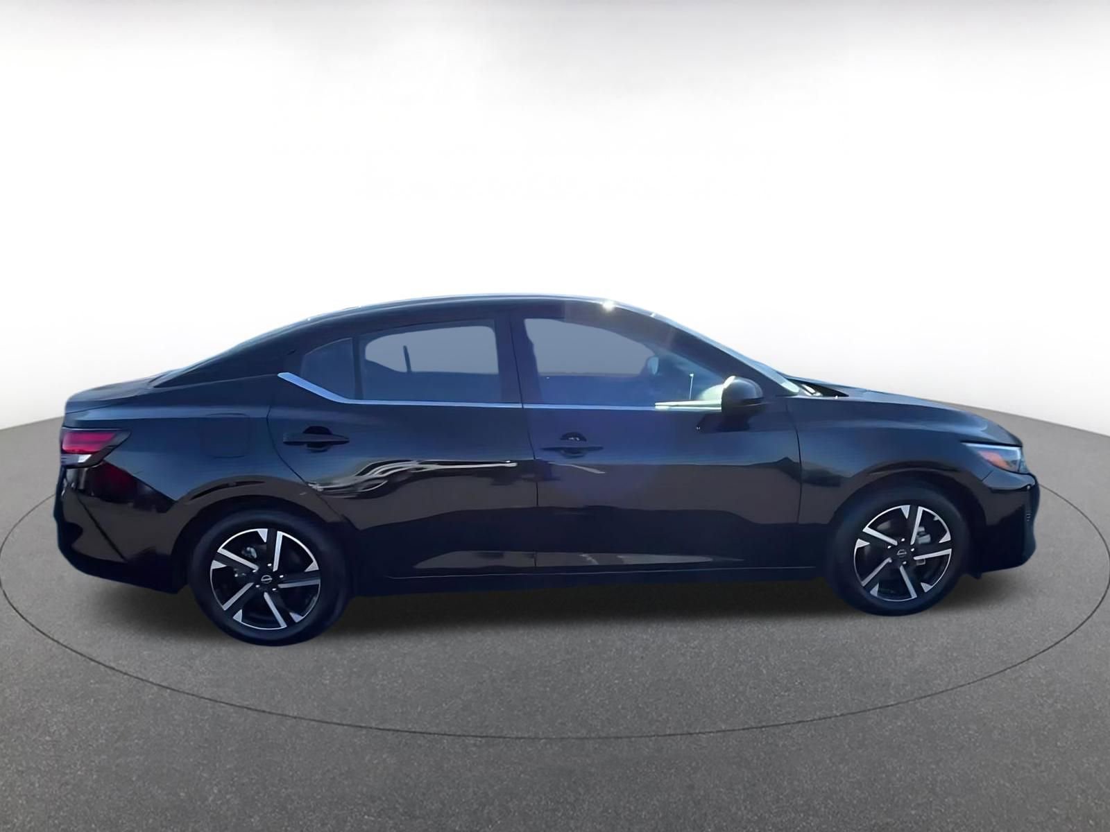 Used 2025 Nissan Sentra SV FWD image 16