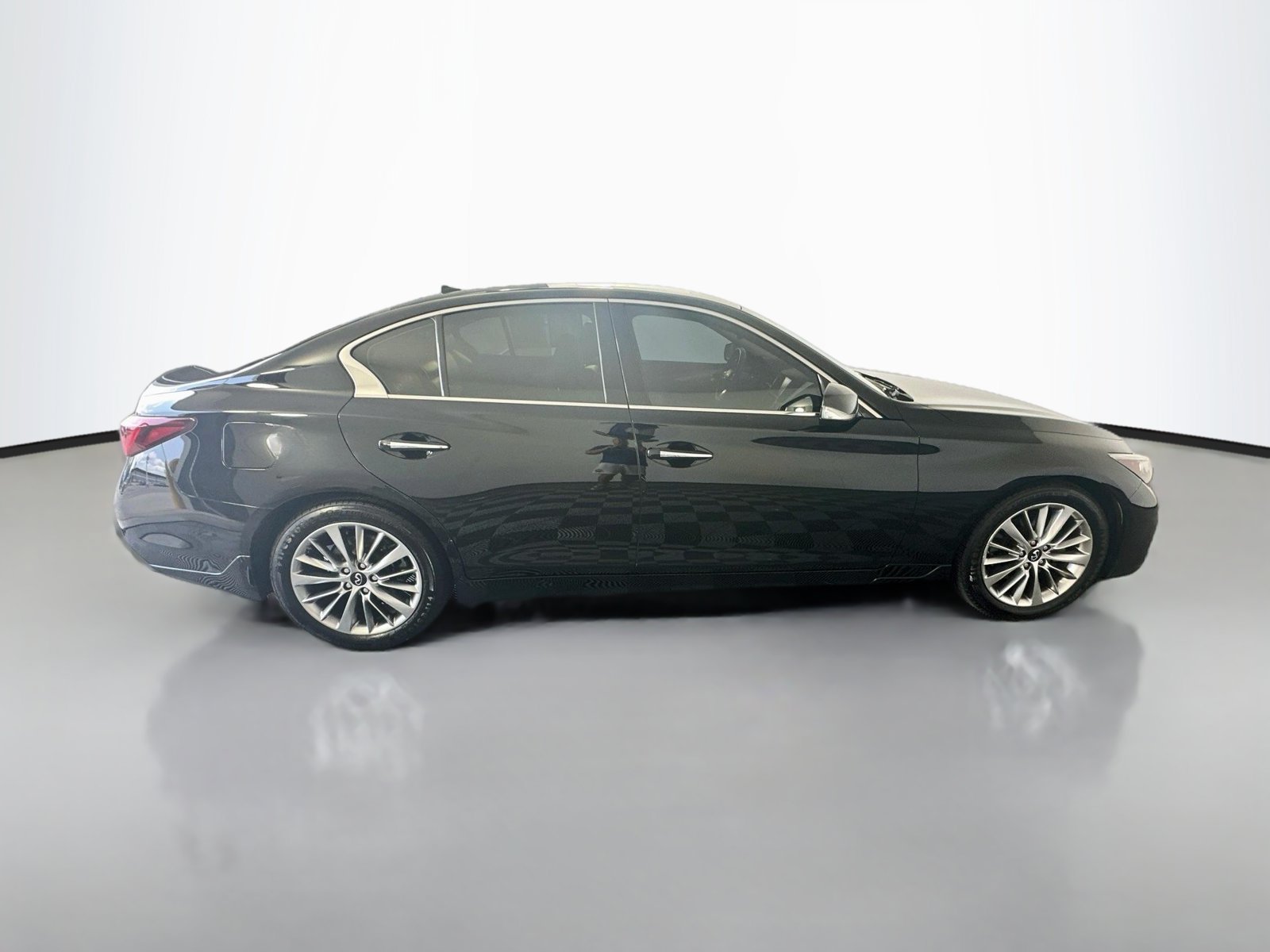 Used 2022 INFINITI Q50 Luxe w/ Cargo Package AWD/4WD image 8