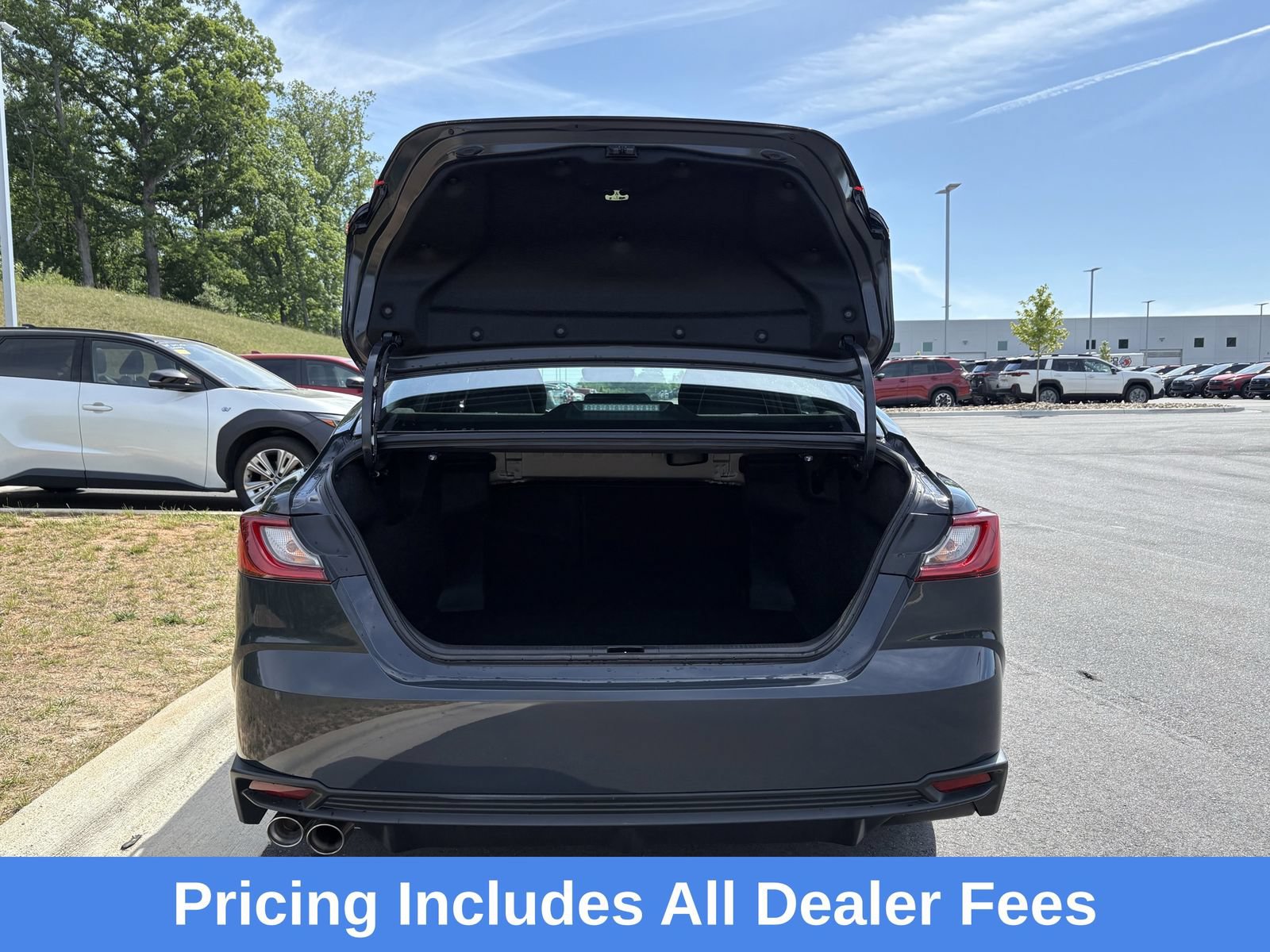 Used 2025 Toyota Camry SE w/ Convenience Package AWD/4WD image 11