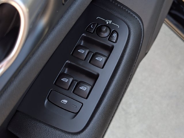 Used 2024 Volvo S60 B5 Core FWD image 17