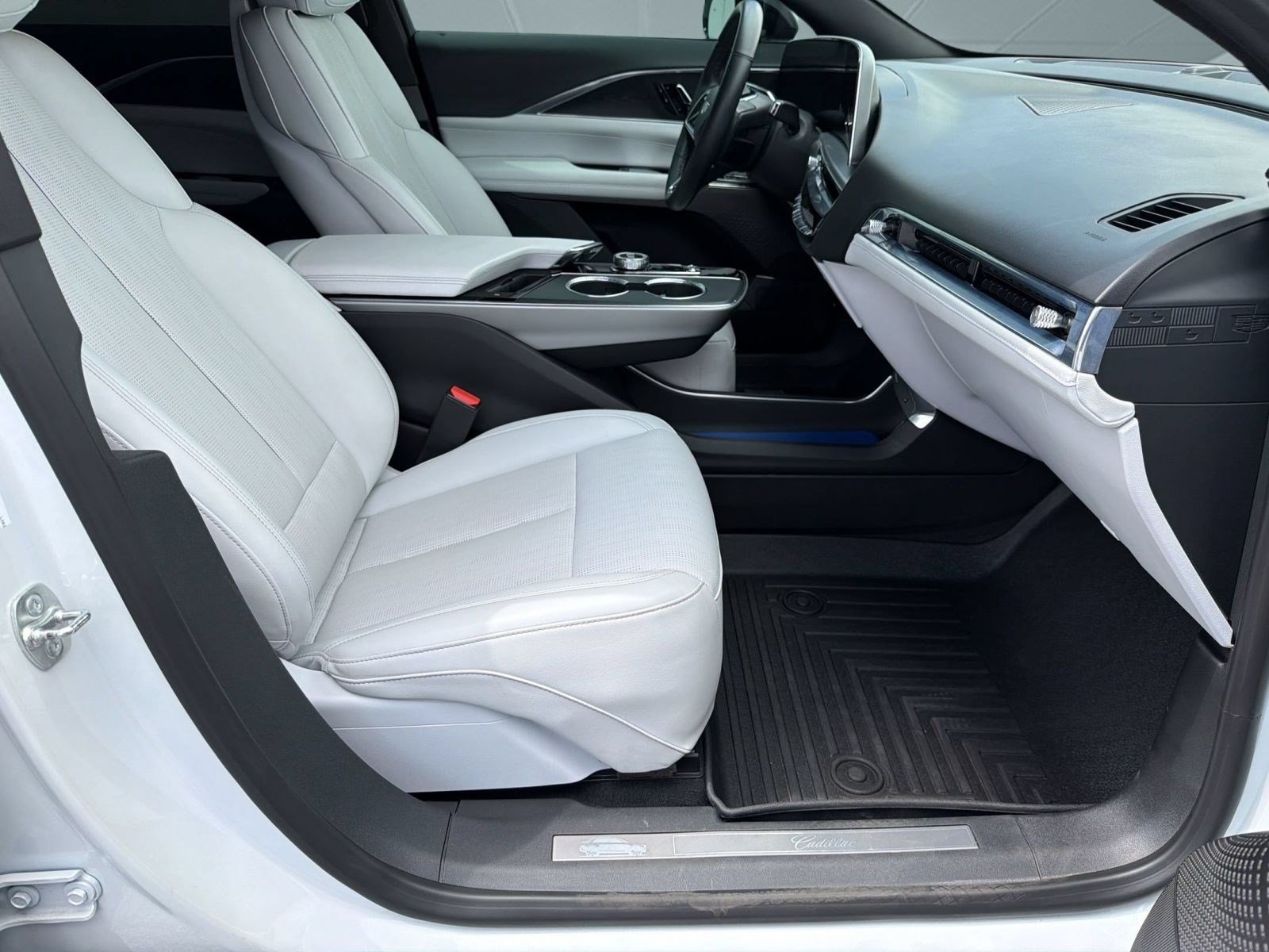 Certified 2024 Cadillac Lyriq Sport RWD image 24