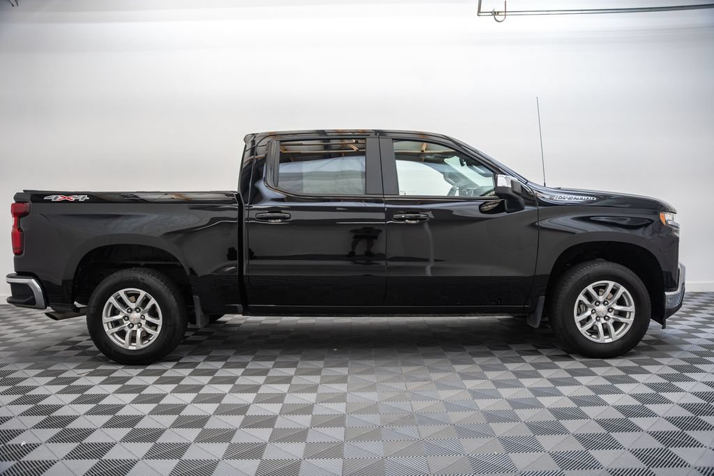 Used 2022 Chevrolet Silverado 1500 LT AWD/4WD image 4