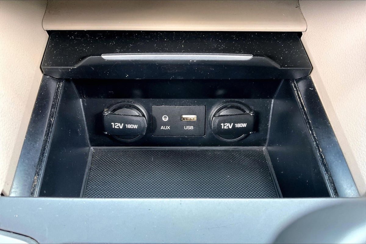 Used 2018 Hyundai Elantra Value Edition FWD image 31