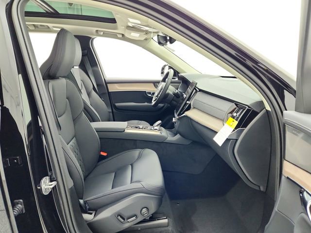 New 2025 Volvo XC90 B6 Plus w/ Protection Package Premier image 18