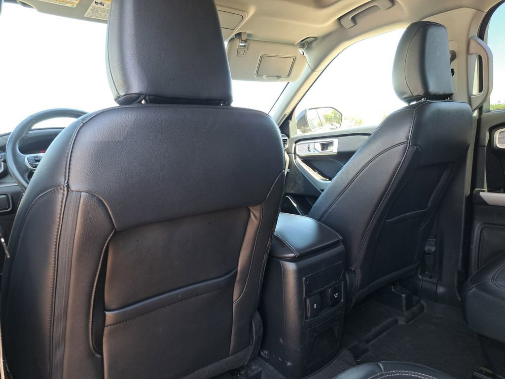 Used 2022 Ford Explorer Limited w/ Equipment Group 301A RWD image 22