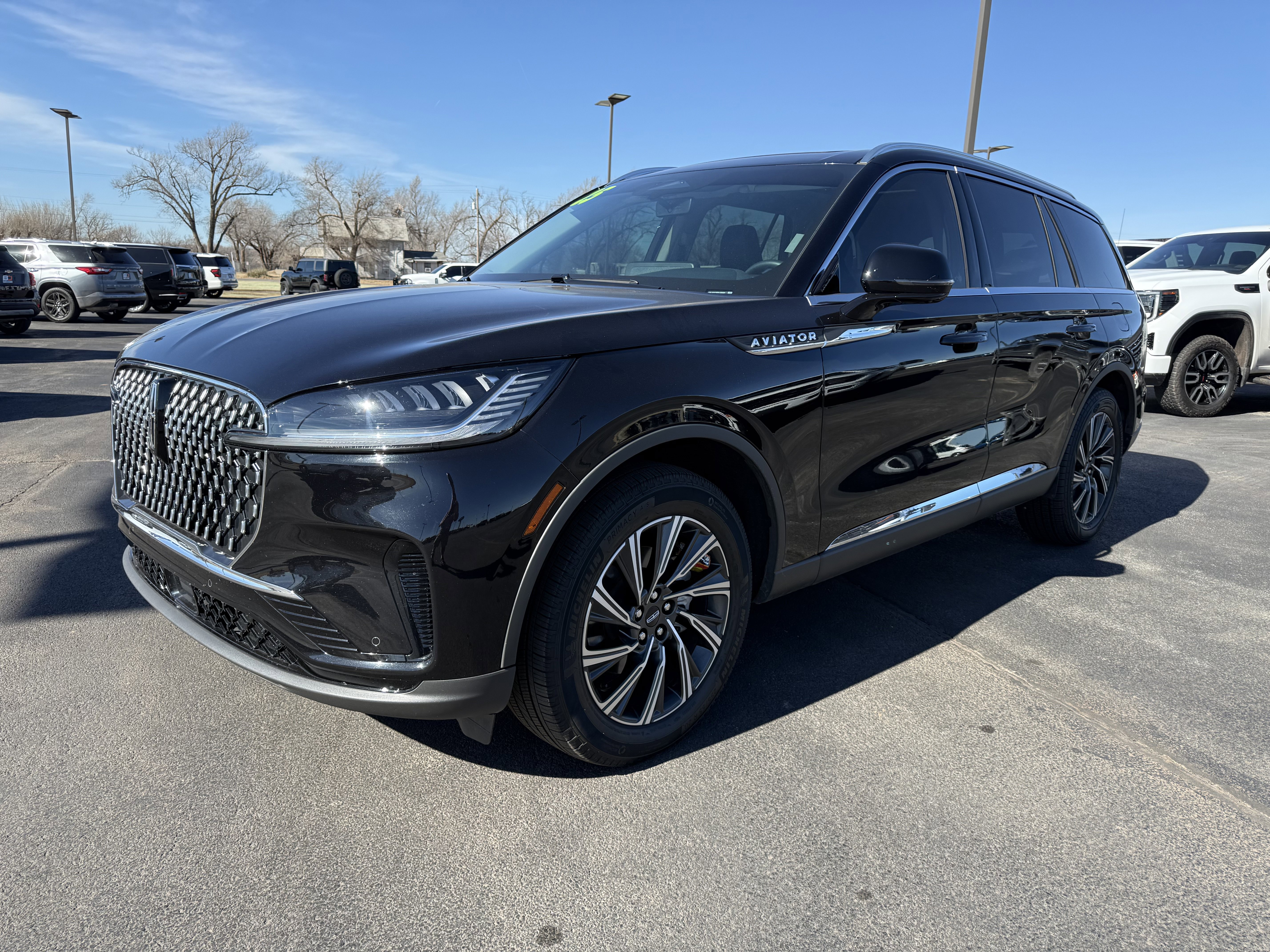 Used 2025 Lincoln Aviator AWD image 1