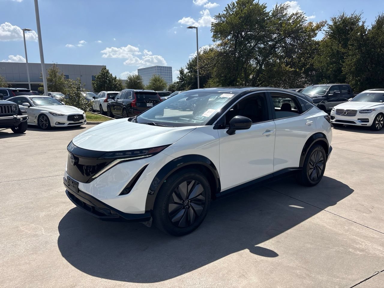 Used 2023 Nissan Ariya FWD image 1