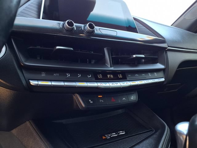 Used 2022 Cadillac CT4 Luxury w/ Sun And Sound Package RWD image 15