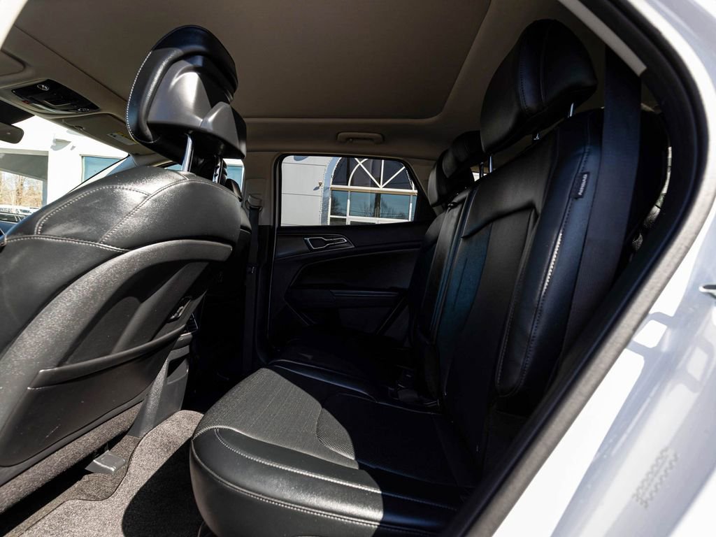 Used 2025 Kia Sportage EX w/ Premium Package image 26