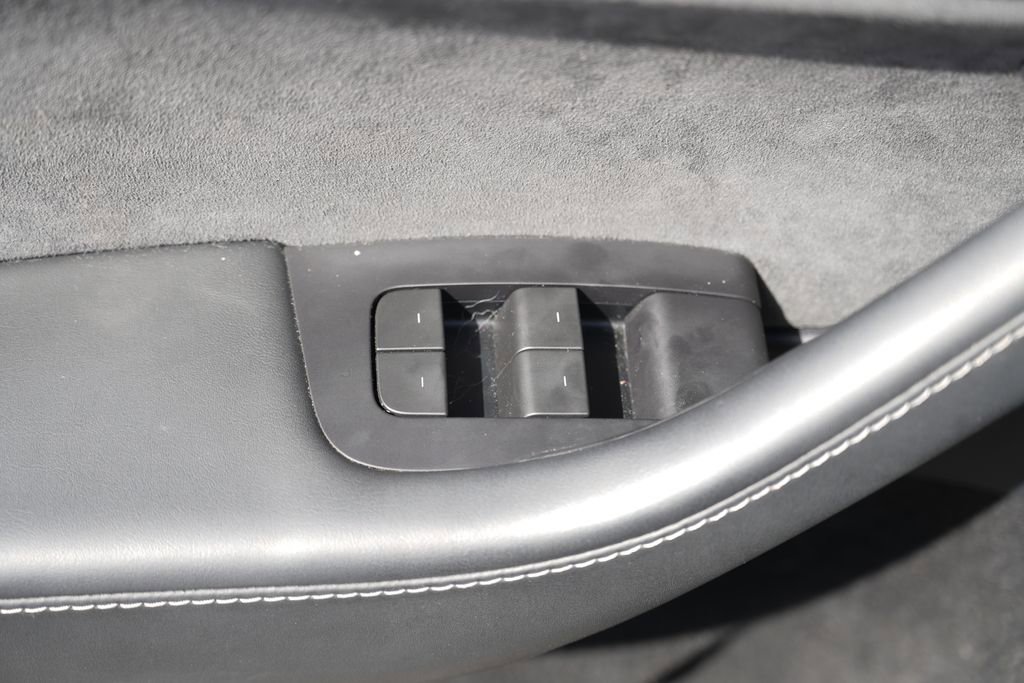 Used 2023 Tesla Model Y Long Range image 22