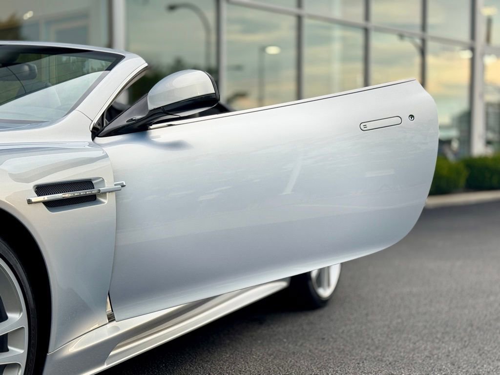 Used 2012 Aston Martin DBS Volante image 32