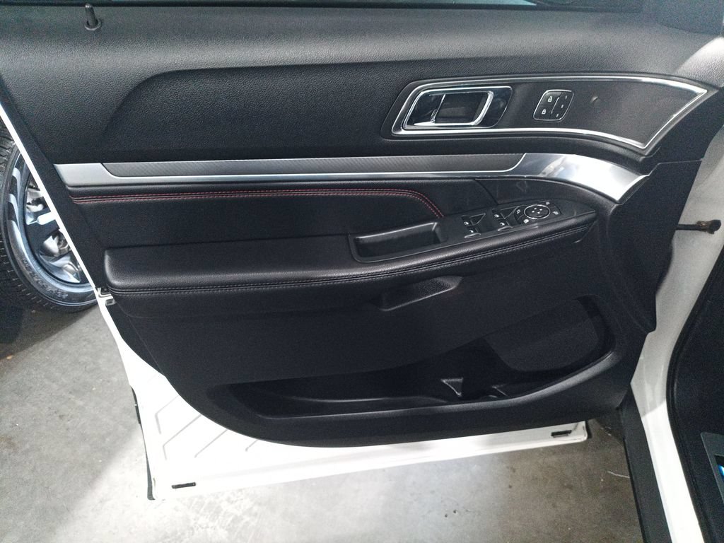 Used 2019 Ford Explorer Sport w/ Equipment Group 401A AWD/4WD image 12