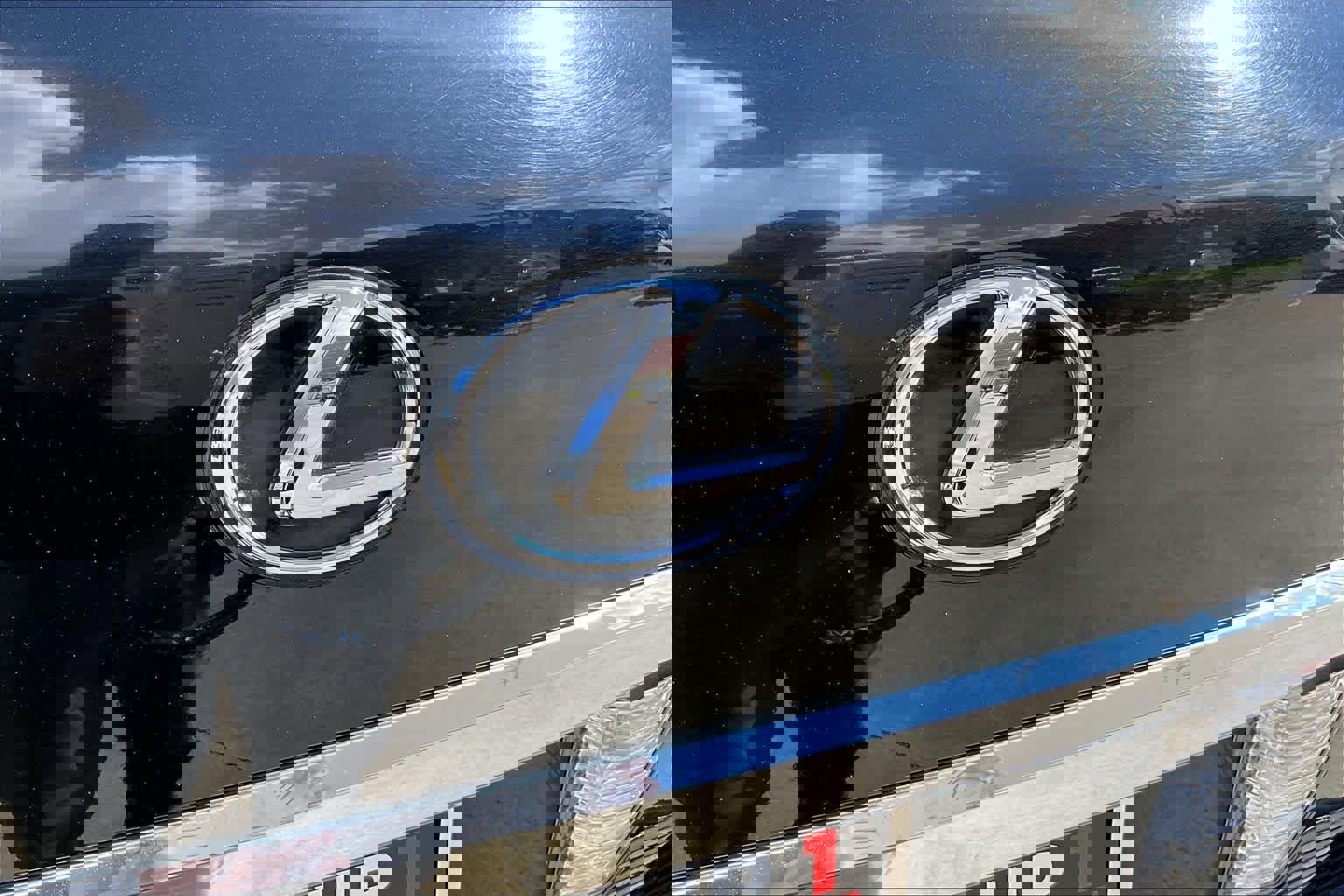 Used 2017 Lexus LX 570 4WD w/ Luxury Package image 31