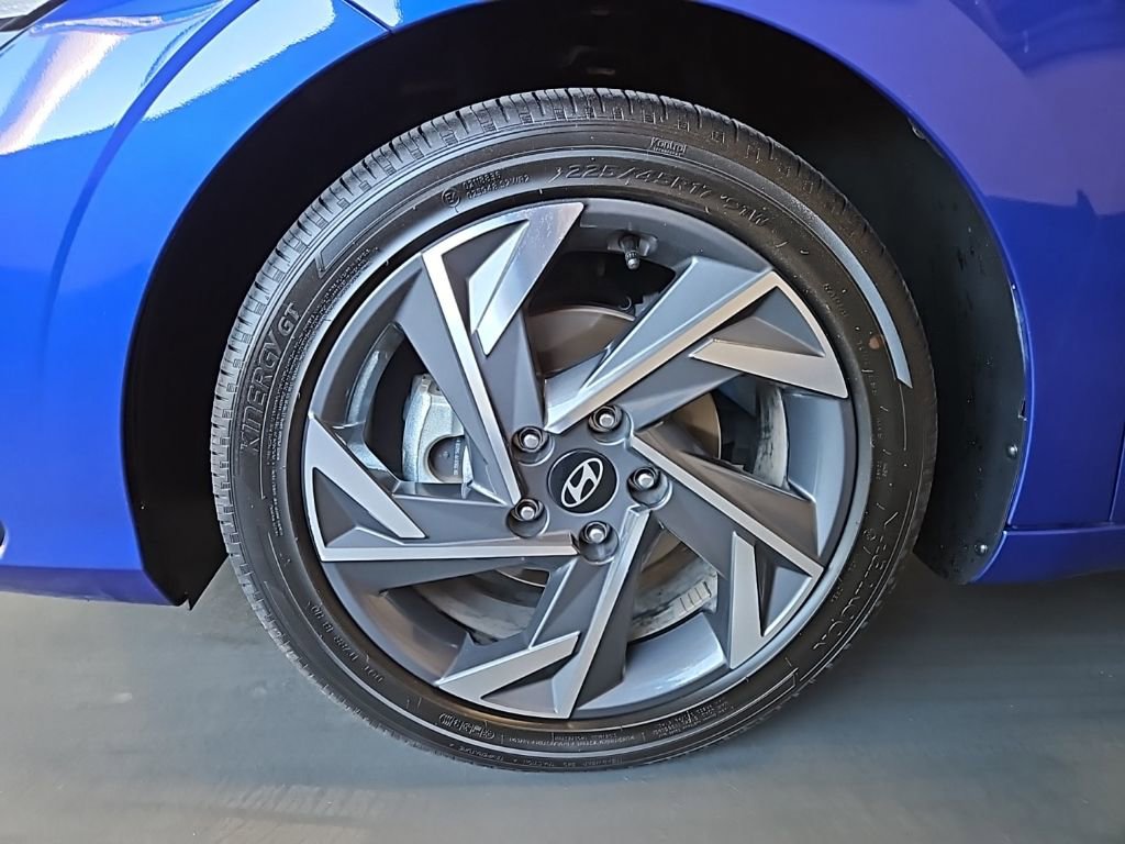 Used 2025 Hyundai Elantra SEL image 10