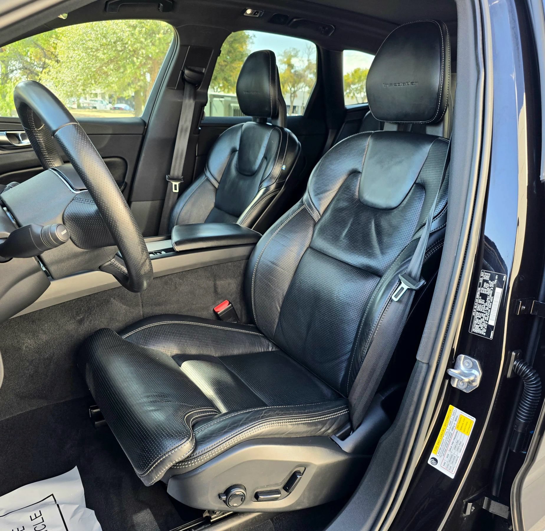 Used 2018 Volvo XC60 T6 Inscription w/ Luxury Seat Package AWD/4WD image 21