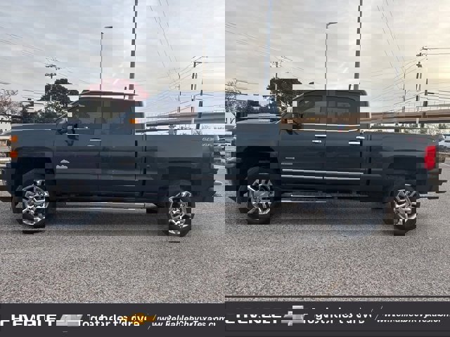 Used 2017 Chevrolet Silverado 2500 High Country w/ Duramax Plus Package image 4