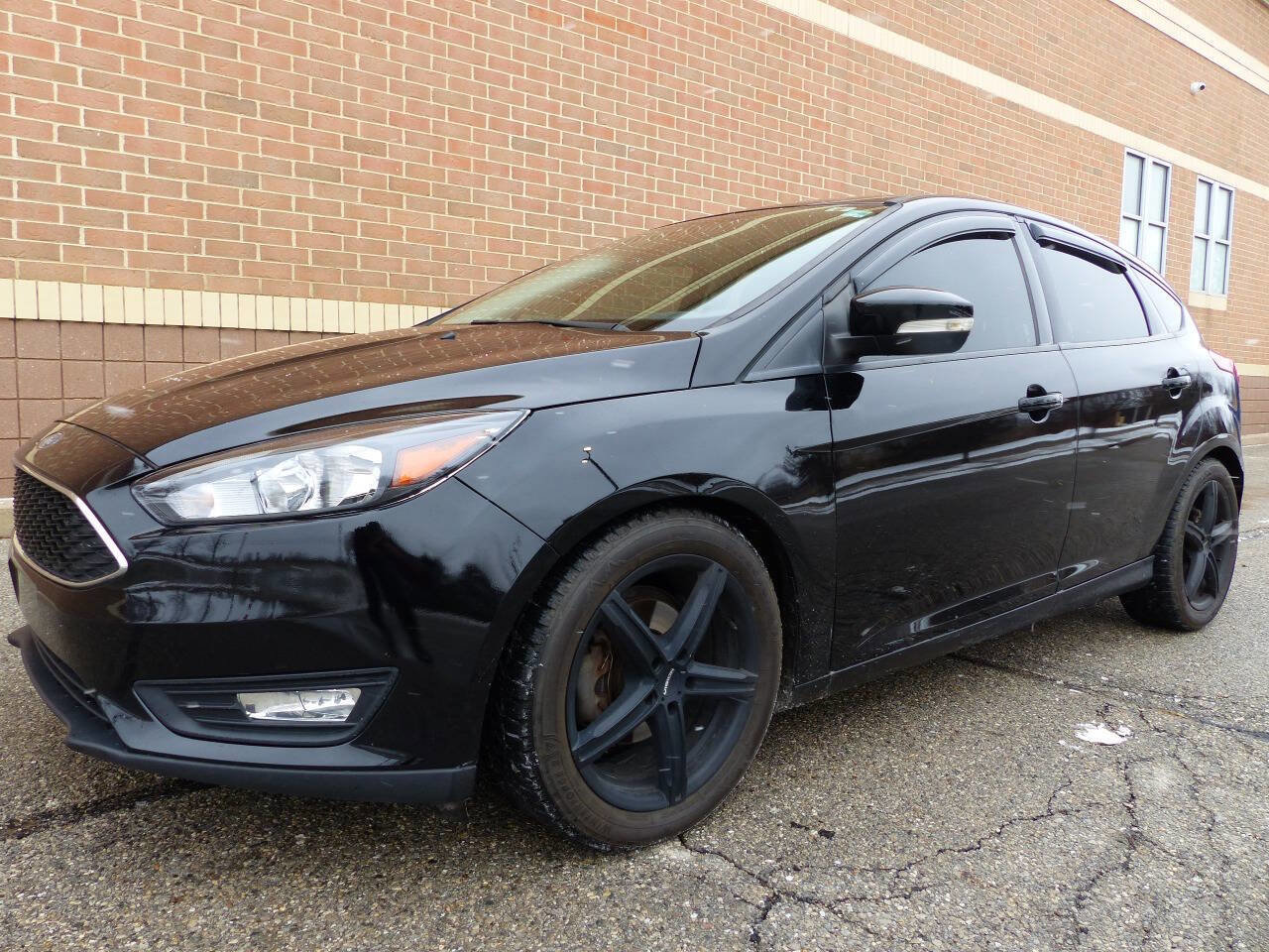 Used 2016 Ford Focus SE w/ Equipment Group 201A FWD image 1