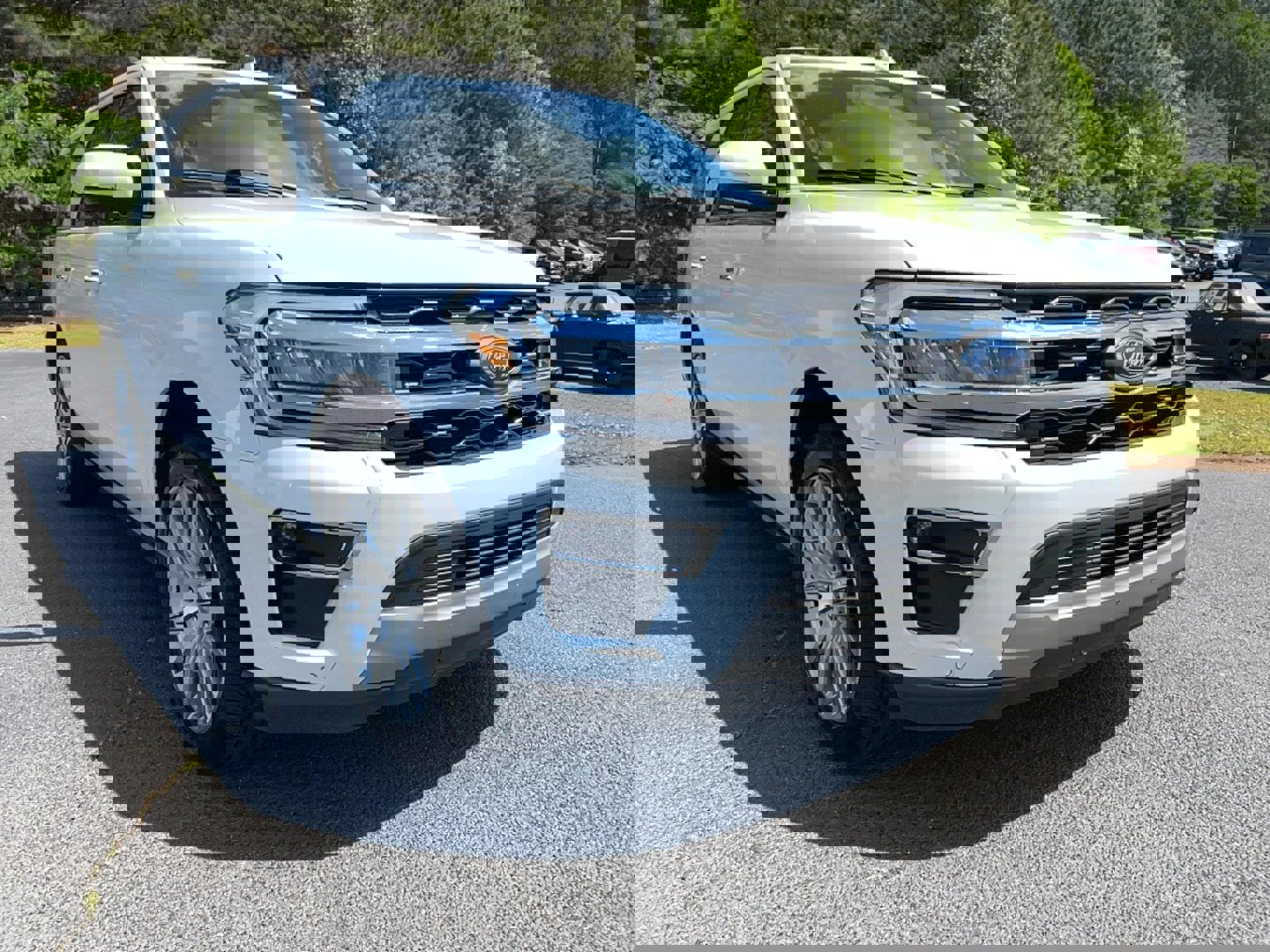 Used 2024 Ford Expedition Max Limited AWD/4WD image 3