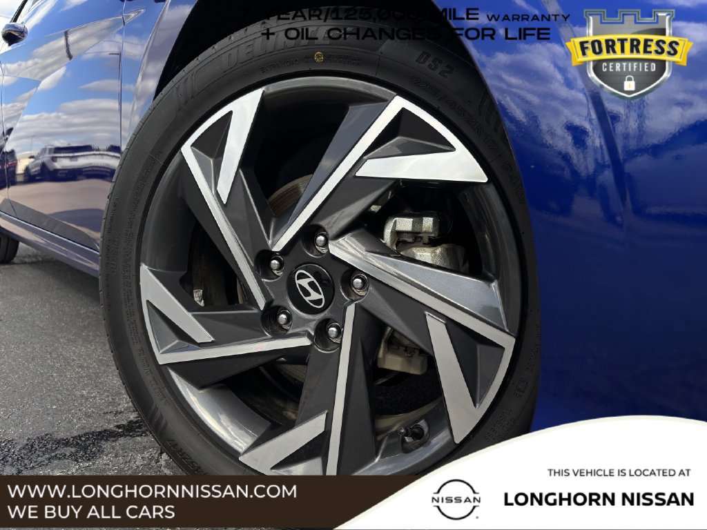 Used 2025 Hyundai Elantra Limited FWD image 9