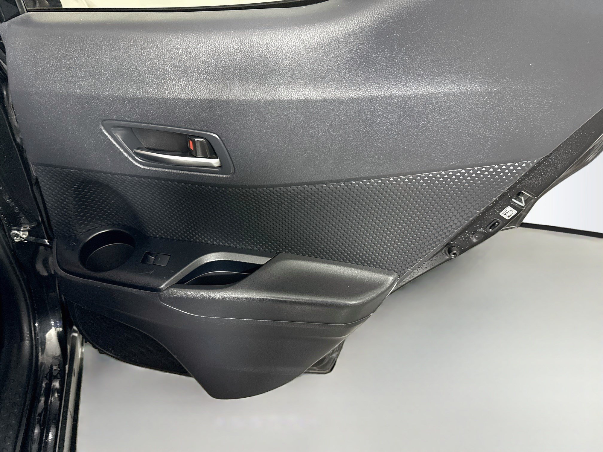 Used 2021 Toyota C-HR LE FWD image 27
