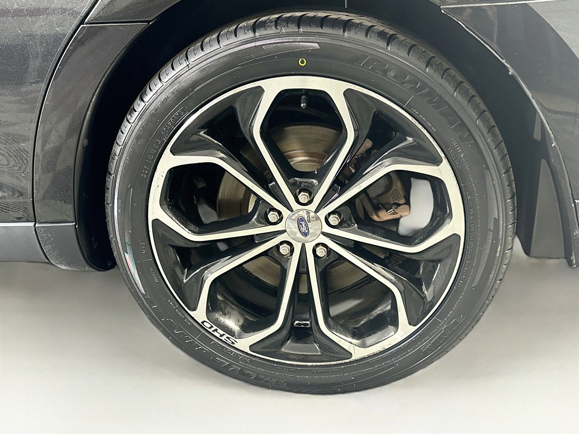 Used 2013 Ford Taurus SHO AWD/4WD image 11