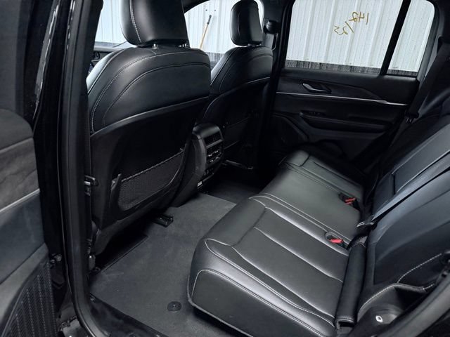 Used 2025 Jeep Grand Cherokee Limited AWD/4WD image 19