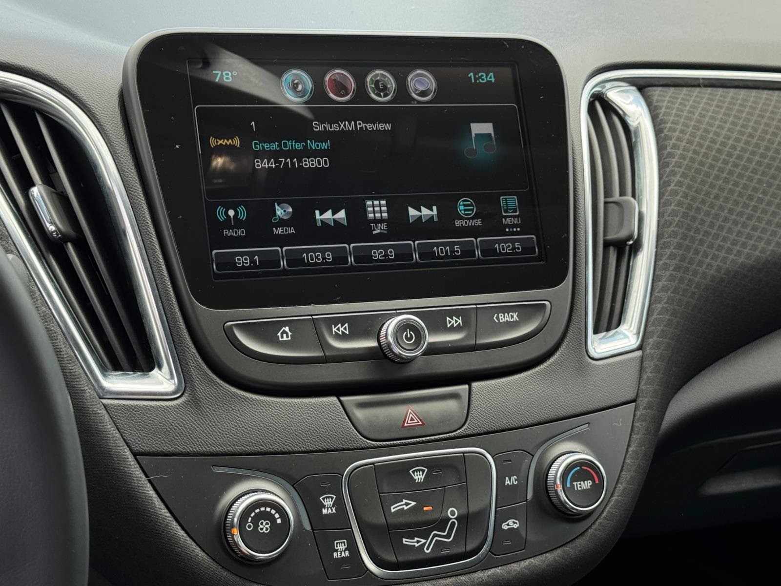 Used 2016 Chevrolet Malibu LT FWD image 15